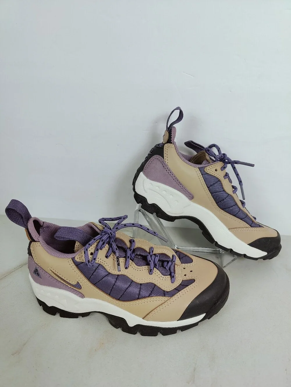 Nike Men's ACG Air Mada Hiking Sneakers, Hemp/Canyon Purple, Sz 4